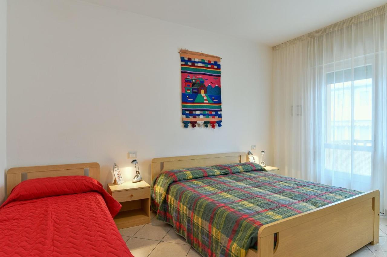 Stella D'Oro Apartman Caorle Kültér fotó
